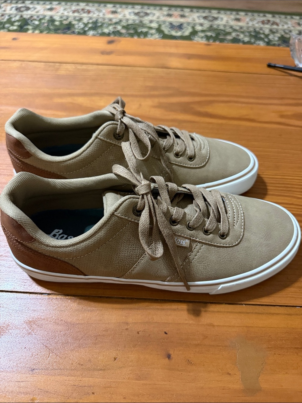 Bass Men's Tan Canvas Low-Top Sneakers, size 9.5, NWOT